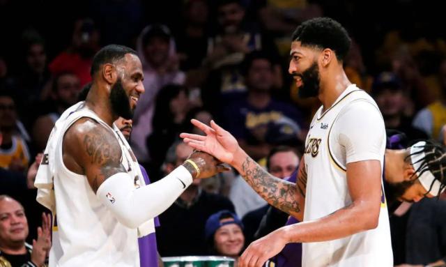 开云-詹姆斯拥抱二当家身份 湖人的浓眉时代终于来了