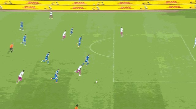 1656854707619066208.gif 巴索戈.gif