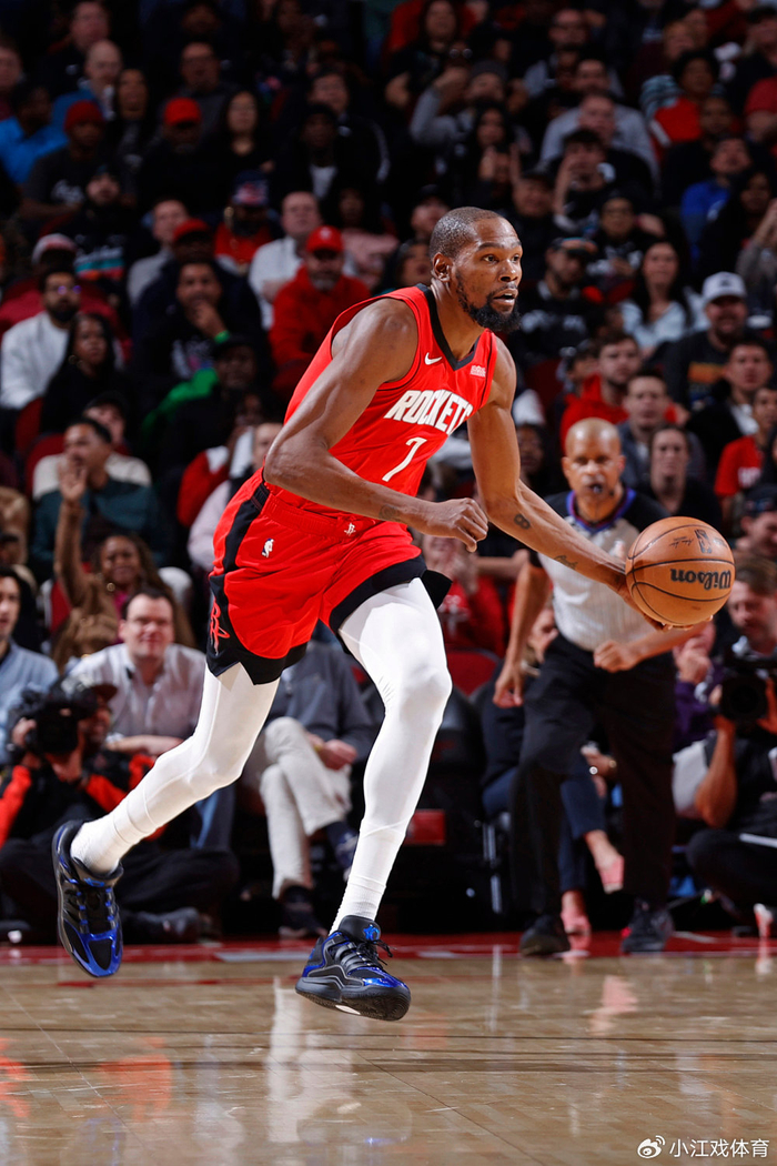 开云官网-火箭四核71分复仇马刺！申京准三双完胜文班 谢泼德替补21分立功|凯文·杜兰特|圣安东尼奥马刺队|阿尔佩伦-申京|贾巴里-史密斯|篮板_新浪体育_新浪新闻