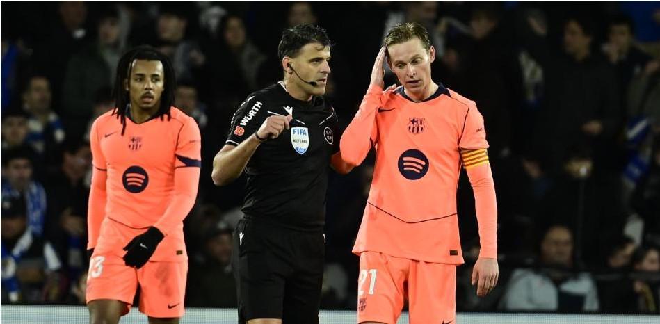 开云-世体：曼萨诺可能因为在皇社vs巴萨时的执法表现被停哨一轮